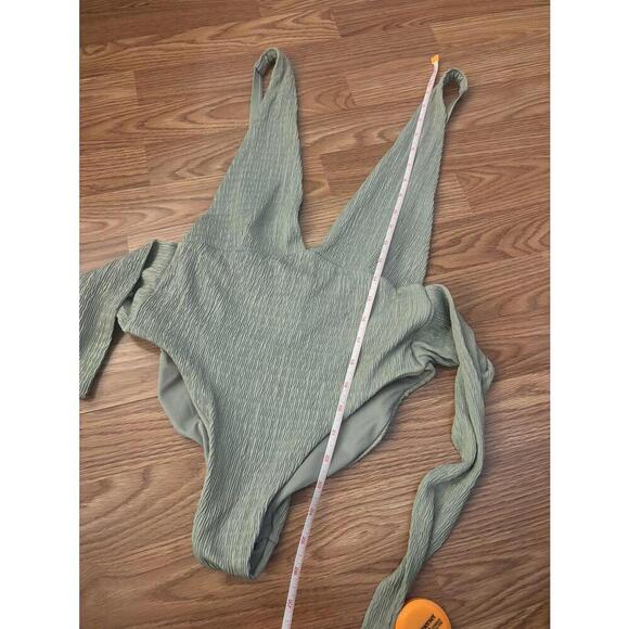 Salty Weekend Fiji Sage Green One Piece Swimsuit Size Large - Picture 10 of 11